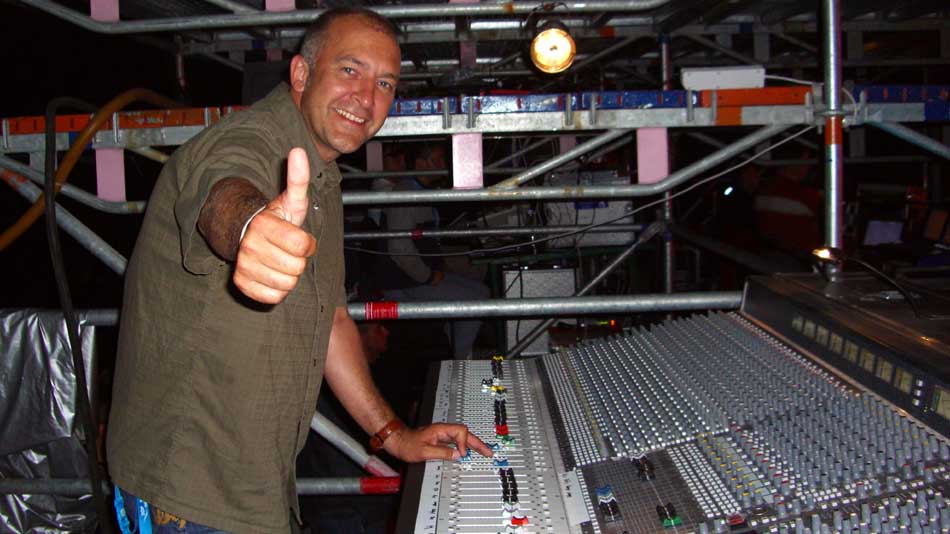 Levi Tecofsky  - front sound engineer Mel C