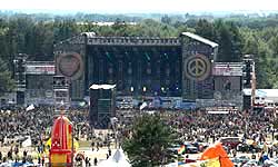 Przystanek Woodstock Duża Scena-500.000 widzów Kostrzyn 2005